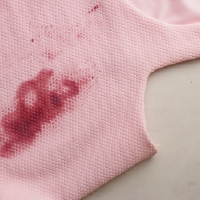 para remover nódoas em roupa branca e de cor